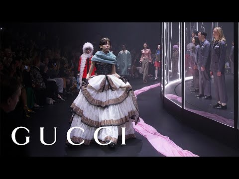 Gucci Fall Winter 2020 Women's Fashion Show thumnail