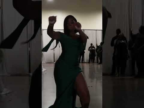 This Bridesmaid Did Not Come To Play, Nor Did Her Bob Wipe Me Down 🤣 #wedding #boosie #wipemedown