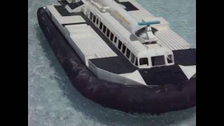 preview picture of video 'RC (and real) hovercraft, Hovercraft Musem, Lee on Solent, Hampshire, UK.'