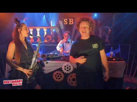 Hoots TV: Mista Trick Ft Trafic Mc & Ella on Sax (Swing & Bass)