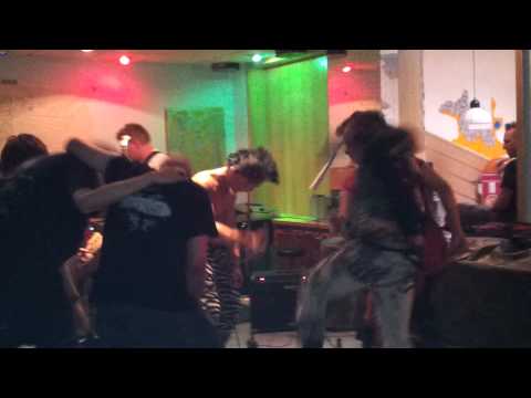 Alkvagiftung - Frösche weinen @ Wiener Neustadt