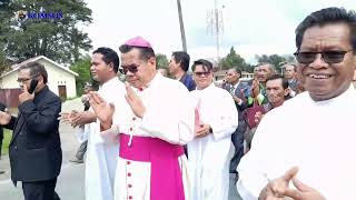 Download lagu KEBAHAGIAAN UMAT KATOLIK PAROKI SIBORONGBORONG MENYAMBUT USKUP AGUNG MEDAN [Mgr. Kornelius Sipayung] mp3