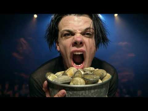 That time Yungblud made the entire crowd cuddle a bucket a clams 💜 #yungblud #coodle #clams