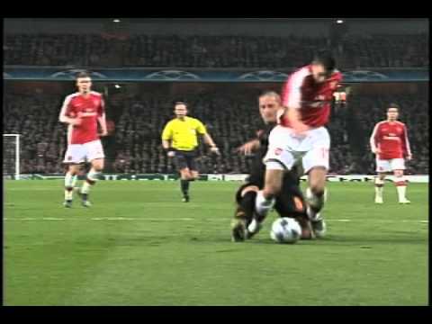 Arsenal 1-0 Roma: Mexes Fouls van Persie