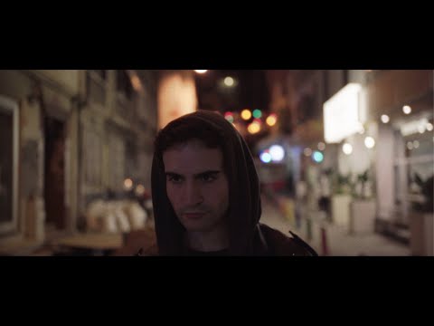 Egemen Akkol - Sesim Kulaklıklarında (Official Music Video)