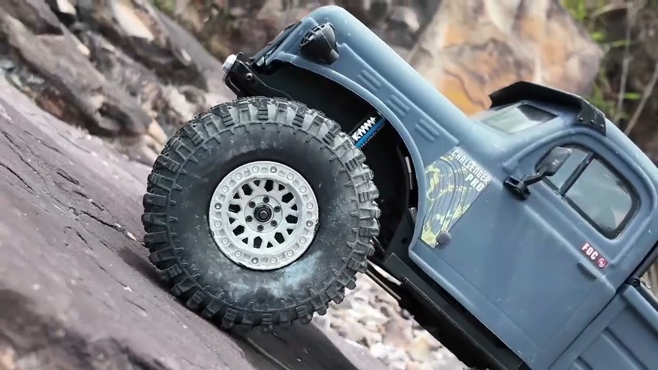 RC auto CHALLENGER PRO 1/10 sada 2,4GHz, šedá