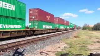 preview picture of video 'Union Pacific Double Stack Train at Monahans, Texas'