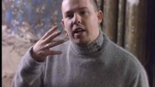 Александр МакКуин: бэкстэйдж показа в Нью-Йорке в 1996