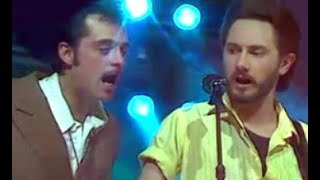 GABINETE CALIGARI -  El calor del amor en un bar (Tocata)