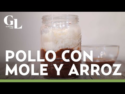 Receta del tradicional pollo con mole y arroz blanco; cocina casera y económica