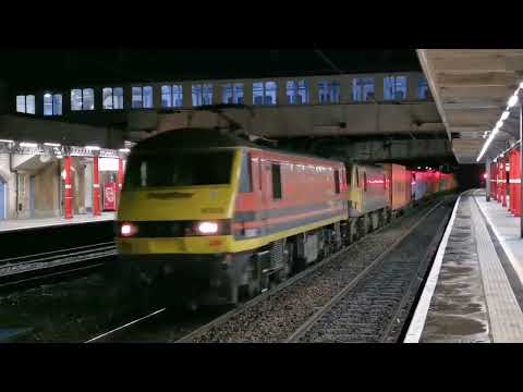 90048/90045 4m11 Coatbridge - Crewe liner, 12th October 2022