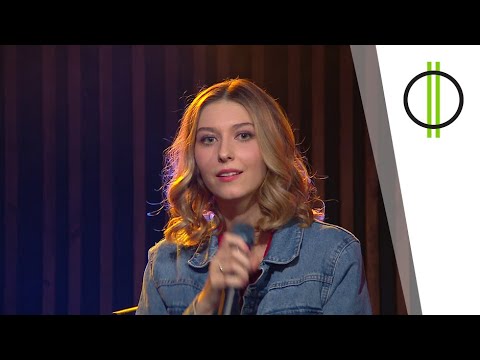 Dallos Bogi: Rázd meg