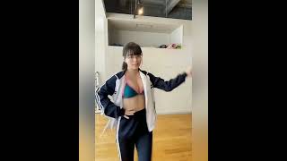 東雲うみさん✨メガネしたまま激しいダンス