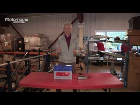 MHC S04E10 - ACCESSORIES Batteries maintenance