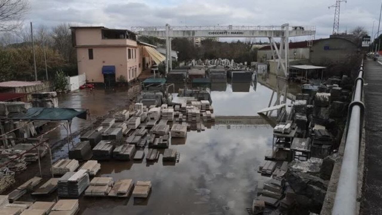Roma, l'esondazione del fiume Aniene