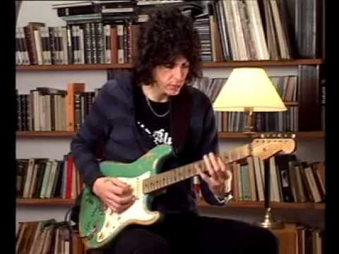 Diminished Guitar Lick Over an 8 Bar Blues Progression - Blues Guitar Lesson