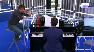 Alfred le enseña a Manu Guix el tema que ha compuesto en la Academia | OT 2017 HD