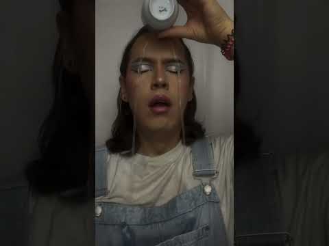 #transition #transitonwater #water #cupofwater #makeuptransition #bluemakeup @BillieEilish