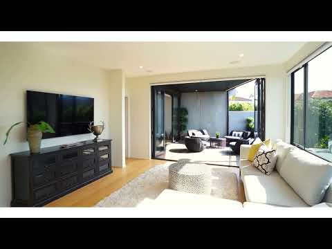 SOLD - 7B Puna Street, Orakei - Kristen Gou and Peter Hutson