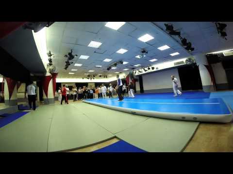 Menino bom israel Acrobacia com Voador