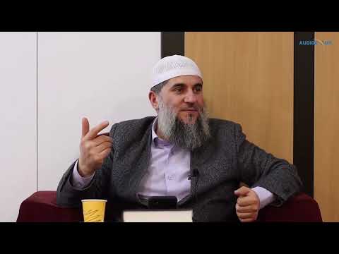 3. Një çaj pas Teravie me Hoxhën Muharem Ismaili