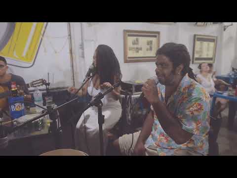 Grupo de Samba "Filhos de Oxóssi" cantam "Oxóssi", de Roque Ferreira.