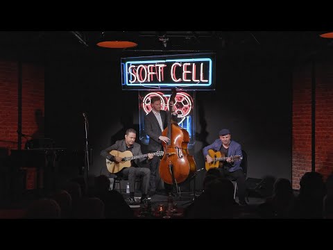 Robin Nolan Trio - Tainted Love