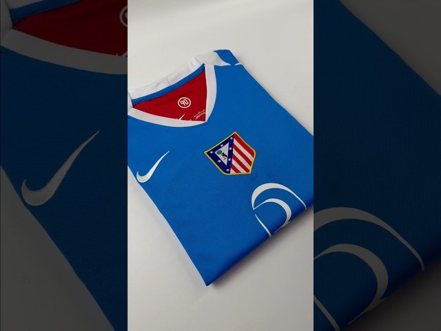 Vídeo relacionado con JYC CREATIVE Bufanda Oficial del Equipo de Fútbol, Equipación Oficial Fútbol Madrid, del Atlético Madrid, para Regalo, Celebraciones, (ATMadrid2, Talla única)