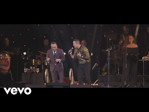 Gilberto Santa Rosa - Salsa Pa' Olvidar las Penas (En Vivo) ft. Víctor Manuelle