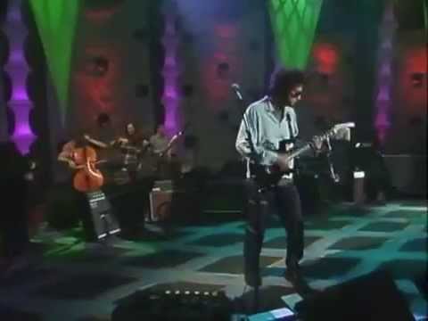 Video thumbnail for Ella Usó Mi Cabeza Como un Revólver (MTV Unplugged)