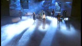 Download lagu The Corrs - Long Night @ Wetten Dass 22/01/05 mp3