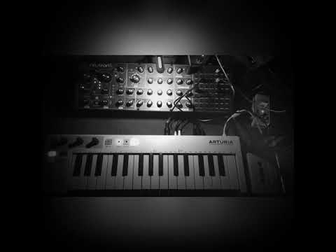 Arturiakeystep/behringer NEUTRON