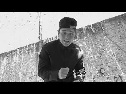 Efeese // No dejo de pensar // One shot