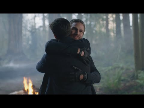 Barry Reunites with Oliver Queen - The Flash 9x09 | Arrowverse Scenes