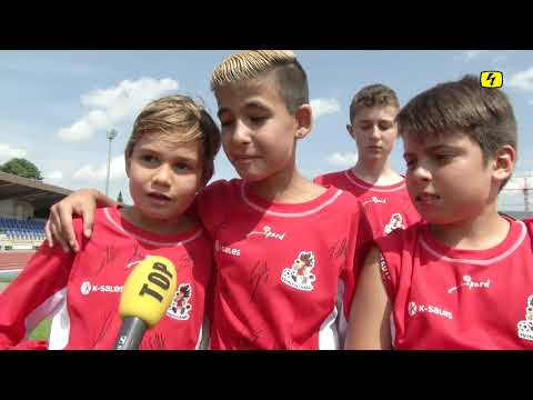 FC Winterthur spielt mit Jungs und Mädchen am Winticamp (TELE TOP)