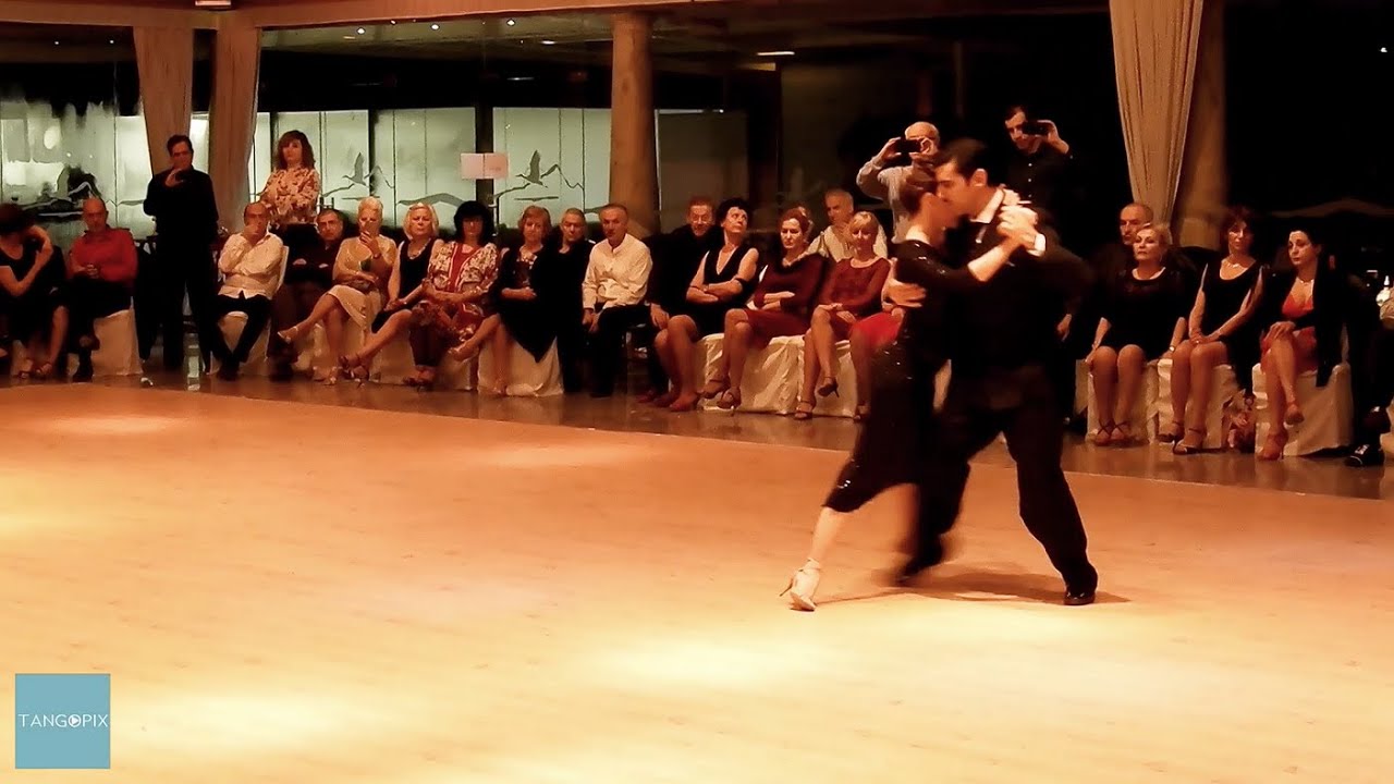 Germán Ballejo y Magdalena Gutierrez bailan Anibal Troilo - Súr (Edmundo Rivero)