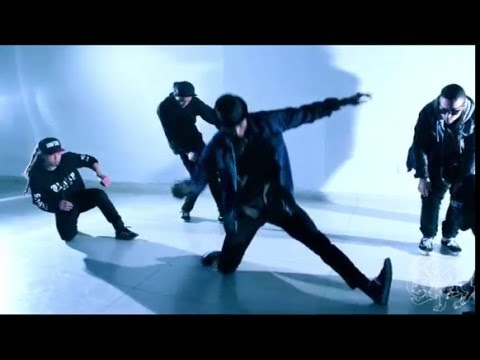 "BLURRED MINDS' THE MOONRUNNERS SHOWCASE