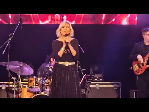 Helena Vondráčková - Proč mě nikdo nemá rád ( Kroměříž 8.12. 2024 )