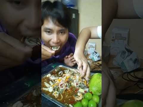 Salada Mista de Manga e Frutos do Mar [Clipe Completo] - Comida Tailandesa (120$ THB)🦐🐟🇹🇭 #QYaBa @qyaba9999