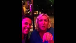 Marine Le Pen chante son amour à Nicolas Sarkozy