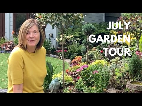 July 2023 English Garden Tour (With Plant Names) 🌳