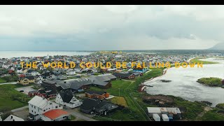 Musik-Video-Miniaturansicht zu The World Could Be Falling Down Songtext von Madrugada