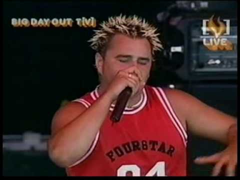 Superheist - Step Back - Live BDO 2002