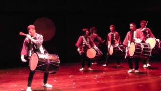 Nagata Shachu performs Tonbi composed by Aki Takahashi