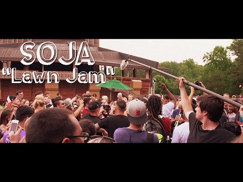 SOJA - Lawn Jam (Freestyle with Fans)