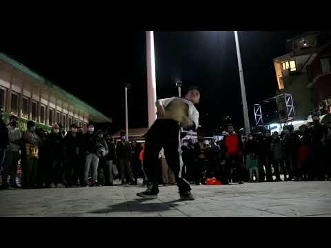 Street Cypher at Mg Marg - Ayongpoj is killin it 🔥🔥🔥🔥