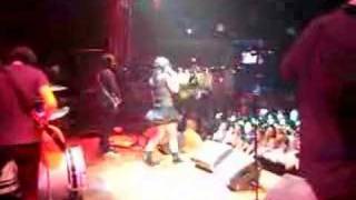 New Year's Day - Ready, Aim, Misfire (live @ House of Blues, Anaheim) - Busted guitar
