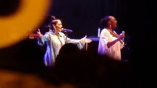 'Iconic' Sheila E - "What The World Needs Now Is Love" Tribute To "Prince" (LIVE)