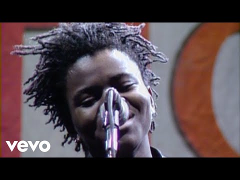 Tracy Chapman - Across The Lines (Live)