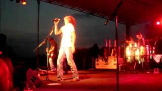 Bucky Covington - Hold A Woman